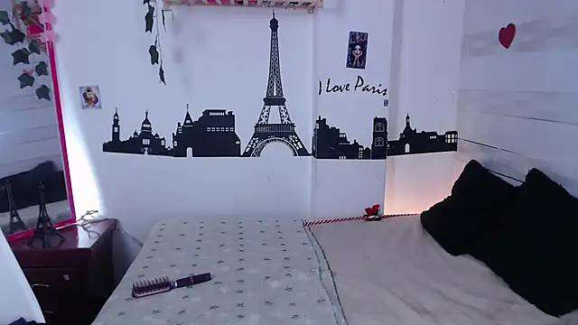 Snapshot of petite_coral chatting on April 30, 2026, 3:24 am petite coral online show from April 30, 2026, 3:24 am