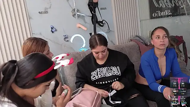 Snapshot of miaa_as_ chatting on November 28, 2025, 2:50 pm miaa as online show from November 28, 2025, 2:50 pm