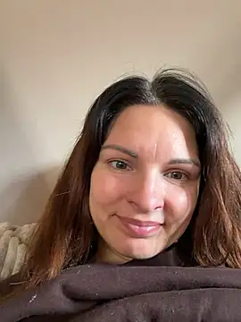 kinkysarahx online show from April 5, 2026, 1:40 pm