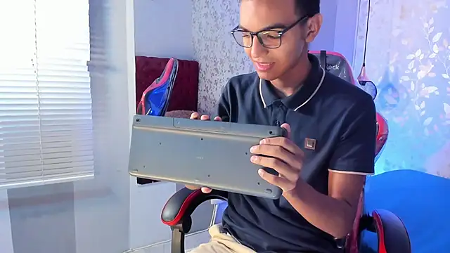 velkanX online show from October 29, 2025, 9:47 pm