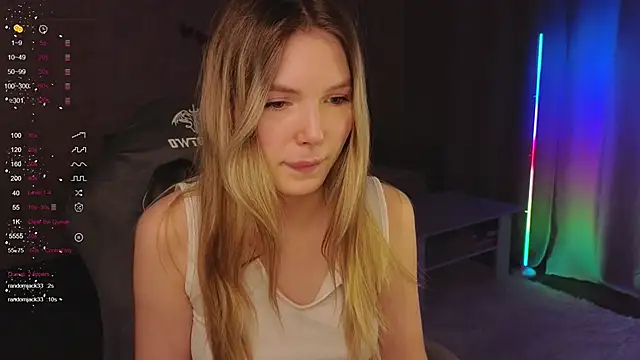 Snapshot of EvelynSin chatting on November 30, 2025, 12:06 pm EvelynSin online show from November 30, 2025, 12:06 pm