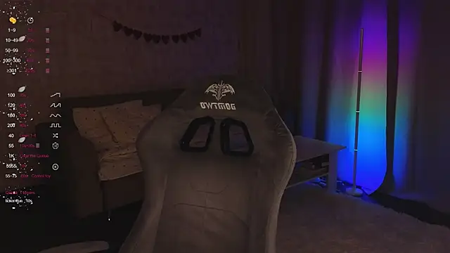 Snapshot of EvelynSin chatting on November 26, 2025, 11:21 am EvelynSin online show from November 26, 2025, 11:21 am