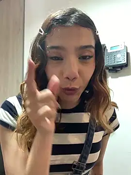 Snapshot of MiaaCute- chatting on April 15, 2026, 9:59 pm MiaaCute- online show from April 15, 2026, 9:59 pm