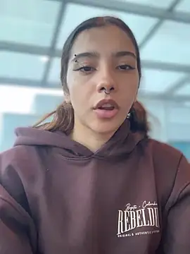 MiaaCute- online show from October 27, 2025, 9:16 pm