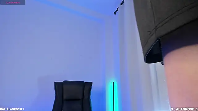 AlanRose01 online show from November 8, 2025, 9:51 pm