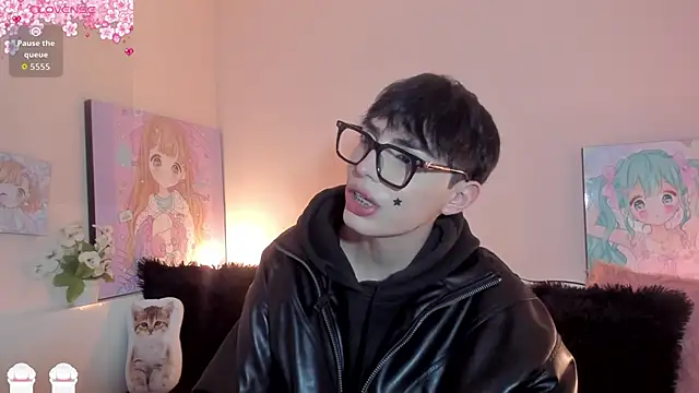 Strawberry Kitty  online show from March 22, 2026, 4:16 am