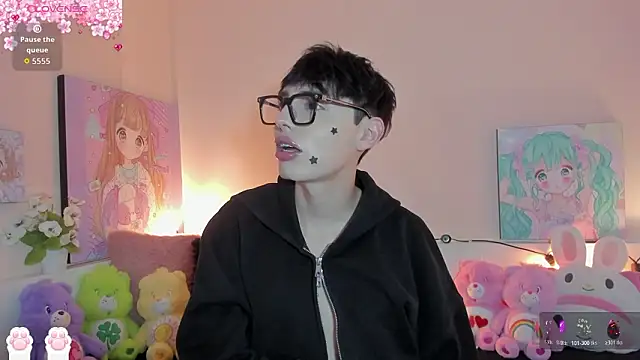 Strawberry Kitty  online show from March 13, 2026, 4:17 am