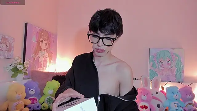 Strawberry Kitty  online show from March 8, 2026, 3:54 am