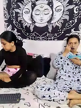 emily n abby online show from April 28, 2026, 1:15 pm
