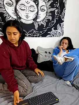emily n abby online show from July 13, 2026, 1:43 pm