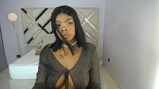 Maiacharris  online show from May 28, 2026, 12:11 pm