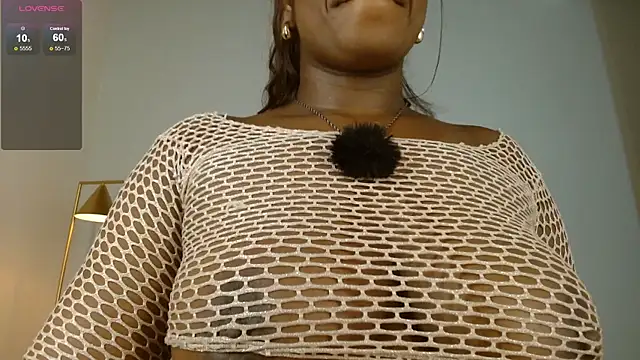 Snapshot of Maiacharris_ chatting on October 18, 2025, 6:54 pm Maiacharris online show from October 18, 2025, 6:54 pm