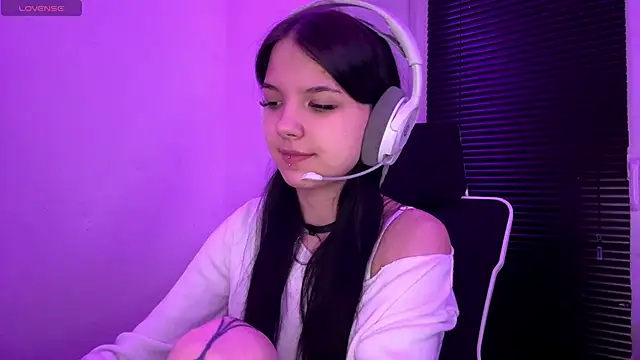 Snapshot of HanaMantanaDell chatting on December 21, 2025, 3:25 pm HanaMantanaDell online show from December 21, 2025, 3:25 pm