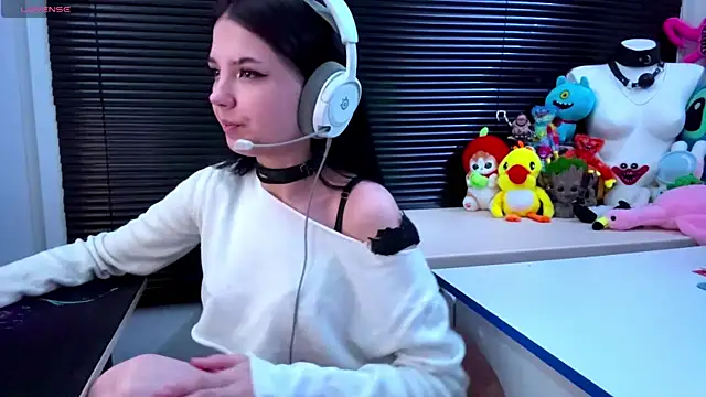 HanaMantanaDell online show from October 19, 2025, 1:14 pm