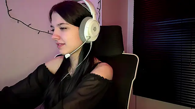 Snapshot of HanaMantanaDell chatting on February 6, 2026, 4:03 pm HanaMantanaDell online show from February 6, 2026, 4:03 pm