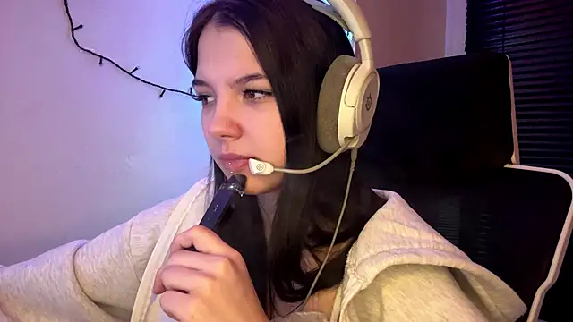 Snapshot of HanaMantanaDell chatting on February 12, 2026, 3:12 pm HanaMantanaDell online show from February 12, 2026, 3:12 pm