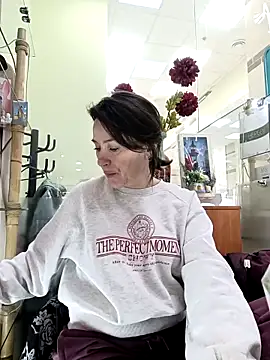 Luna 7777 online show from April 22, 2026, 11:06 am