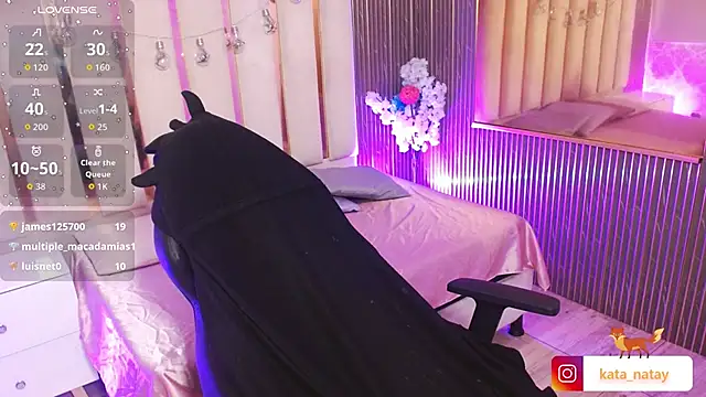 Snapshot of KATANA_TAY chatting on December 19, 2025, 12:40 pm KATANA TAY online show from December 19, 2025, 12:40 pm