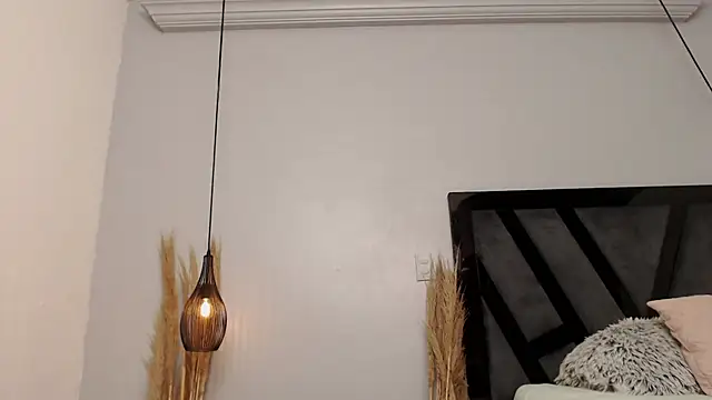 Amelia Brixton online show from November 7, 2025, 4:28 am