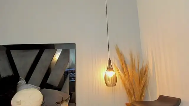 Amelia Brixton online show from March 28, 2026, 4:57 am