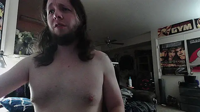 Snapshot of biggerisbetter12 chatting on May 15, 2026, 10:35 am biggerisbetter12 online show from May 15, 2026, 10:35 am