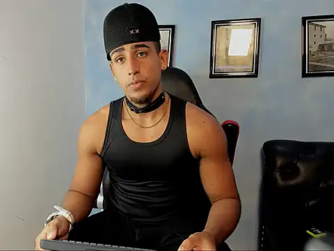 Snapshot of gael_vidal chatting on October 17, 2025, 1:53 am gael vidal online show from October 17, 2025, 1:53 am