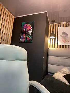 elegant  rouse online show from December 20, 2025, 8:44 pm