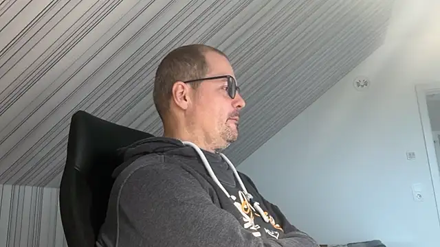 Snapshot of GermanMadMatt chatting on October 21, 2025, 8:03 am GermanMadMatt online show from October 21, 2025, 8:03 am