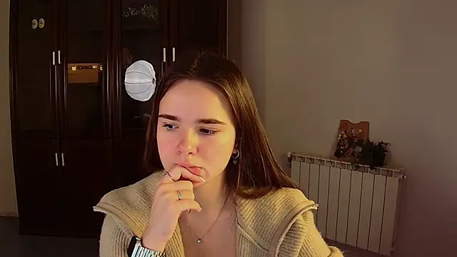 Snapshot of May_Bloom chatting on October 31, 2025, 5:15 am May Bloom online show from October 31, 2025, 5:15 am