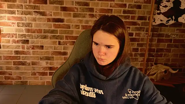 Snapshot of May_Bloom chatting on November 21, 2025, 5:17 am May Bloom online show from November 21, 2025, 5:17 am