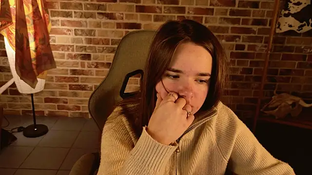 Snapshot of May_Bloom chatting on December 3, 2025, 5:08 am May Bloom online show from December 3, 2025, 5:08 am