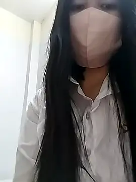 Snapshot of emi_jp chatting on November 4, 2025, 7:12 am emi jp online show from November 4, 2025, 7:12 am