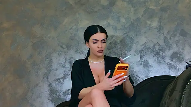 KimWilmes online show from May 18, 2026, 1:05 pm