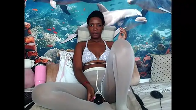 Snapshot of AfricanBarbiee69 chatting on April 10, 2026, 5:36 am AfricanBarbiee69 online show from April 10, 2026, 5:36 am