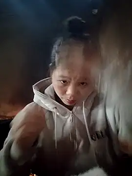 linh-miu99 online show from February 5, 2026, 1:56 am