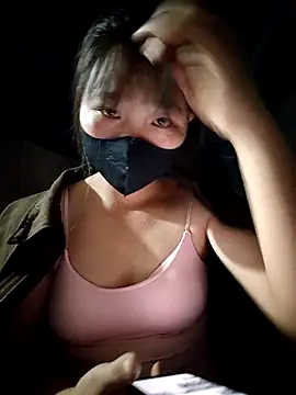 linh-miu99 online show from November 17, 2025, 5:17 pm