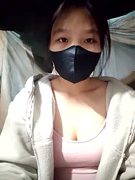 linh-miu99 online show from January 11, 2026, 1:45 am