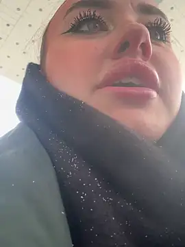 Snapshot of KiraSunshine chatting on December 20, 2025, 3:53 am KiraSunshine online show from December 20, 2025, 3:53 am