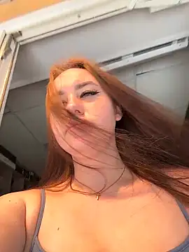 KiraSunshine online show from May 28, 2026, 3:25 am