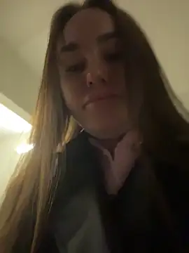 KiraSunshine online show from May 13, 2026, 3:02 am