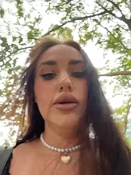 Snapshot of KiraSunshine chatting on February 8, 2026, 5:05 am KiraSunshine online show from February 8, 2026, 5:05 am