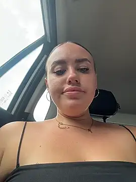 Snapshot of KiraSunshine chatting on March 16, 2026, 5:44 am KiraSunshine online show from March 16, 2026, 5:44 am