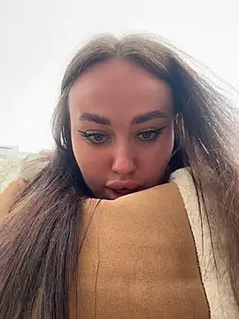 Snapshot of KiraSunshine chatting on March 28, 2026, 3:18 am KiraSunshine online show from March 28, 2026, 3:18 am