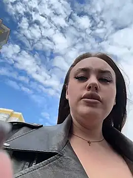 KiraSunshine online show from May 26, 2026, 3:59 am