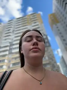 KiraSunshine online show from July 12, 2026, 4:02 am