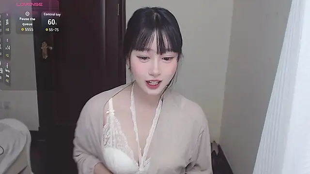Snapshot of Xiaowen-wen chatting on October 18, 2025, 12:07 pm Xiaowen-wen online show from October 18, 2025, 12:07 pm
