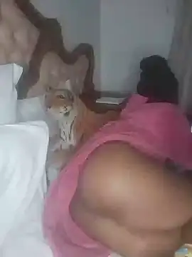 Hotcougar online show from November 17, 2025, 8:13 pm