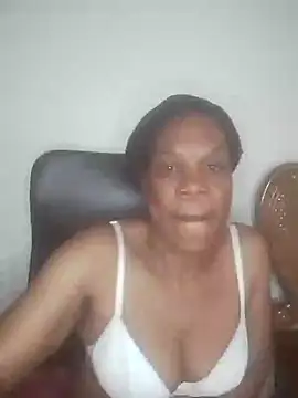 Hotcougar online show from November 18, 2025, 8:17 am