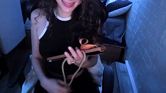 Snapshot of MartesBratty chatting on February 26, 2026, 2:11 am MartesBratty online show from February 26, 2026, 2:11 am