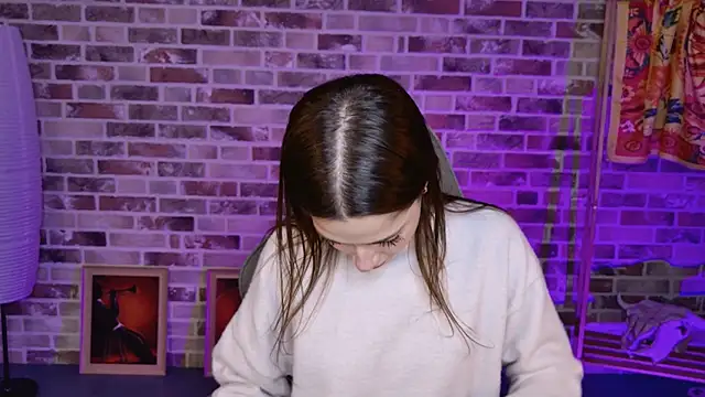 Snapshot of KiraVair chatting on December 18, 2025, 12:09 pm KiraVair online show from December 18, 2025, 12:09 pm